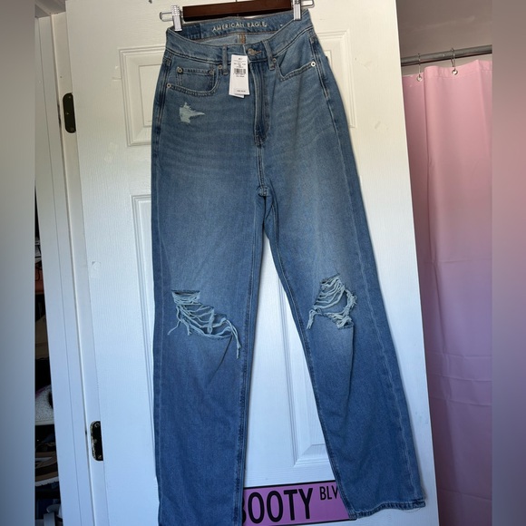 Brand new size 2 American Eagle mom jeans - Picture 1 of 4